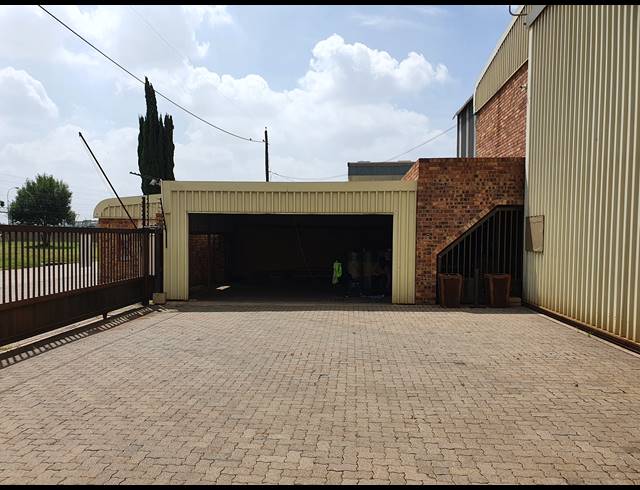 1,358M² FACTORY FOR SALE IN MEYERTON CENTRAL